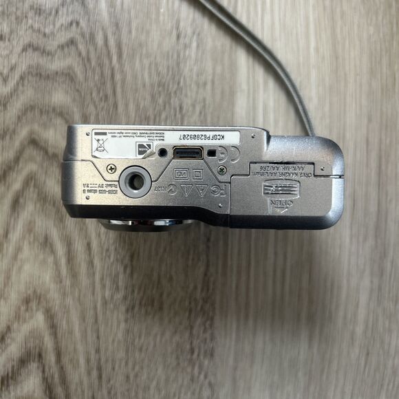 Kodak EasyShare C603 Digital Camera 6.1 MP with 3x Optical Zoom FOR PARTS - Picture 7 of 10